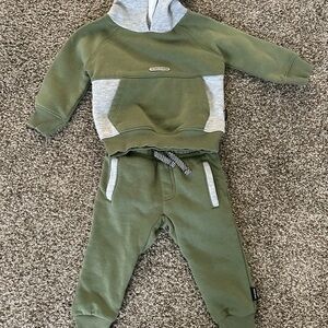 Boys Volcom Sweat Set!